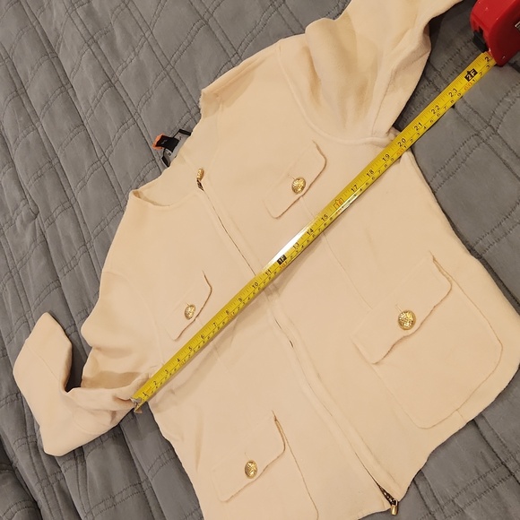 St. John Cream Blazer with Gold Buttons Size 14! - Picture 6 of 9